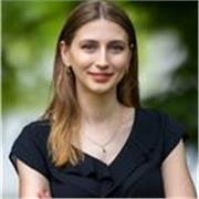 I work mainly with teenagers and adults who want to improve their English, literature, or academic reading& writing