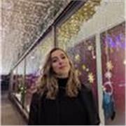 Profesora titulada en marketing, con master de profesorado y con experiencia en formación online. 
