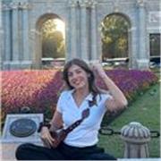 Me defino como una persona en constante renovación, con un enfoque reflexivo y el uso de metodologías y técnicas pedagógicas.

