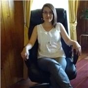 Docente hara clases de lenguaje y comprension de lectura a estudiantes de basica que tenga problemas en este ramo. 
Soy estudiante de derecho y puedo enseñar sobre el codigo laboral, el borrador constitucional, el que fue rechazado. Ingles para los niños