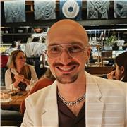 Profesor de inglés con más de 11 años de experiencia ofrece clases dinámicas y personalizadas para todos los niveles. TOEFL, IELTS
