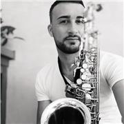 Insegnante di Sassofono, diplomato ed anni di esperienza