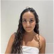 Estudiante de ciclo superior que proporciono clases de repaso a niños de la primaria.