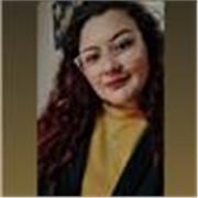 Profesora apoyo escolar con flexibilidad