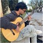 Lezioni di chitarra flamenca per tutti i livelli, con un approccio personalizzato e senza pressione!