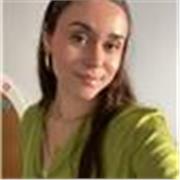Soy una chica responsable y disciplinada que ama la literatura. 