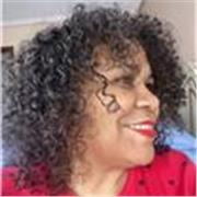 Hablante de español nativo con sólidos conocimientos y vocación para enseñar.