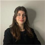 Offro lezioni private e aiuto compiti in italiano, inglese, storia, geografia e latino. Contattami per iniziare!