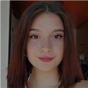 Profesora nativa de español ofrece clases de español basadas fundamentalmente en la conversación. Además, se estudia la gramática con detenimiento pero de manera dinámica, esto, poniéndola en práctica, para un aprendizaje más eficaz y nada aburrido. Clase