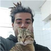 Educador social con experiencia en cursos de castellano para personas migrantes, con habilidades para adecuarme a distintas edades