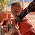 Guitarrista flamenco se ofrece a dar clases particulares de guitarra clásica y flamenca a todos los niveles.