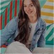 Soy maestra de educación infantil y me encanta dedicarme íntegramente a la educación 