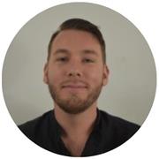 Professeur particulier donne des cours en ligne pour vous accompagner au mieux vers la réussite