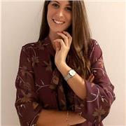 Insegnante di latino; diplomata al liceo classico e laureata in legge. Con esperienza pregressa