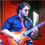 Soy un profesor dinámico, me adapto a los gustos y el nivel de los alumnos.