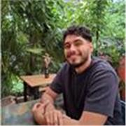 Puedes aprender a nadar en un mes, a cualquier edad. Soy profesor de natación con 3 años de experiencia