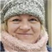 Soy docente de Diseño Web con una profunda pasión por la creatividad digital, la experiencia de usuario y el poder transformador.