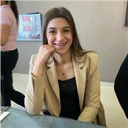 Profesora de historia, dispuesta a impartir clases a alumnos de todas las edades, orientación en técnicas de estudio, atención plena