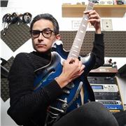 Profesor de guitarra y de producción musical enfocado en la creatividad y la búsqueda de tu propia voz