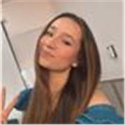 Estudiante universitaria con dominio de inglés para niños con experiencia previa en el campo
