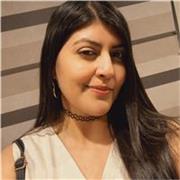 Profesora de Español imparte clase a todas las edades