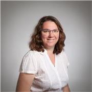 Formatrice professionnelle propose une aide aux devoirs ou du soutien scolaire, à distance, pour des élèves d'école primaire.