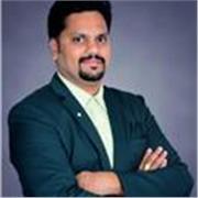 English speaker with 12 years of experience in Higher Education