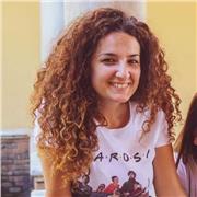 Psicologa solare e propositiva, impartisce ripetizioni (online o in presenza) a bambini delle elementari e medie