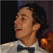 Professeur particulier donnant des cours de niveau bac, collège et primaire