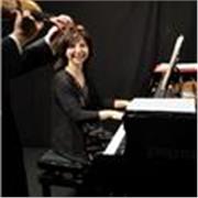 Lezioni individuali di pianoforte classico e moderno. Anche preparazione esami in Music Performance per il Trinity College of London. Saggi fine anno