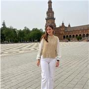 Soy muy trabajadora, me gusta enseñar y que los niños aprendan y les guste aprender conmigo.