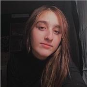 Doy clases particulares de inglés. Tengo un nivel C1, y el precio es a discutir. He dado clases particulares antes y puedo adaptarme a cualquier nivel del alumno