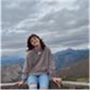 ¡Hola! Soy profesora de baile moderno con experiencia enseñando a niños y niñas de 4 a 12 años