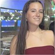 Chica con bachiller de humanidades , con gran pasión hacia la lengua española 