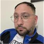 laureato in filosofia e scienze filosofiche impartisce lezioni online