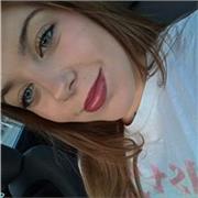 Soy una niña muy risueña y con muchas ganas de ayudar a los pequeños