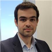 Desarrollador y analista de datos con formación financiera y hasta 4 años de experiencia en diversos sectores.