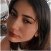 studentessa liceo classico impartisce ripetizioni di latino per studenti