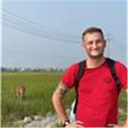 Native English tutor providing lessons to students wanting to learn English