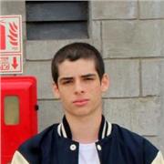 Profesor de ingles de alto nivel, nacido en Peru, joven