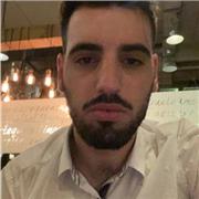 Tengo la carrera de educación primaria y doy clases particulares sobre cualquier materia primaria y eso. También doy clases particulares de italiano para niños o adultos