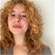 Studentessa magistrale di lingue impartisce lezioni di inglese e spagnolo per studenti del liceo e delle scuole medie