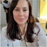 Docente responsable, paciente y creativa, profesora de inglés, lengua, ciencias y matemáticas.