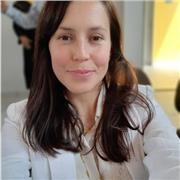 Docente responsable, paciente y creativa, profesora de inglés, lengua, ciencias y matemáticas.