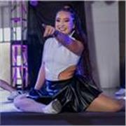 Maestra de clases particulares presenciales de baile urbano y bailes latinos