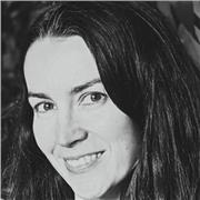 Profesora titulada nativa para clases a profesionales