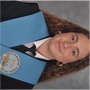 Graduada en Magisterio Educación Primaria, con las menciones en Educación Física y Necesidades Educativas, soy creativa.