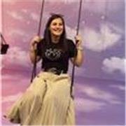 Sono laureata in Fisica, appassionata di materie STEM e Role Model. Vorrei supportarti per insegnarti a fare da solo/a