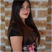 Chica madrelingua italiana imparte clases a todos los que quieren aprender las lenguas extranjeras