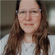 Experienced English and Portuguese tutor offering private lessons to teenagers and adults, both in person and online.